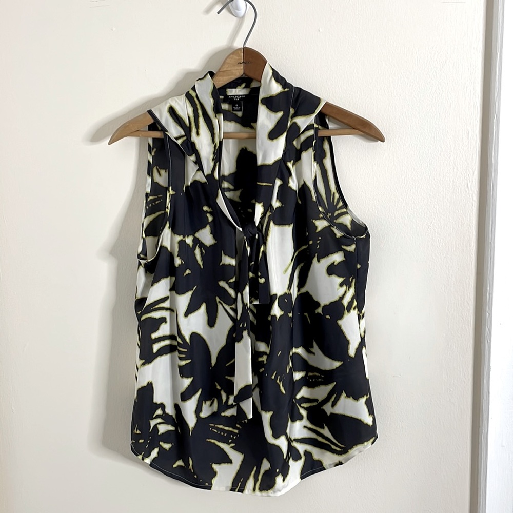 Ann Taylor silk sleeveless blouse size 6- ivory with black flowers